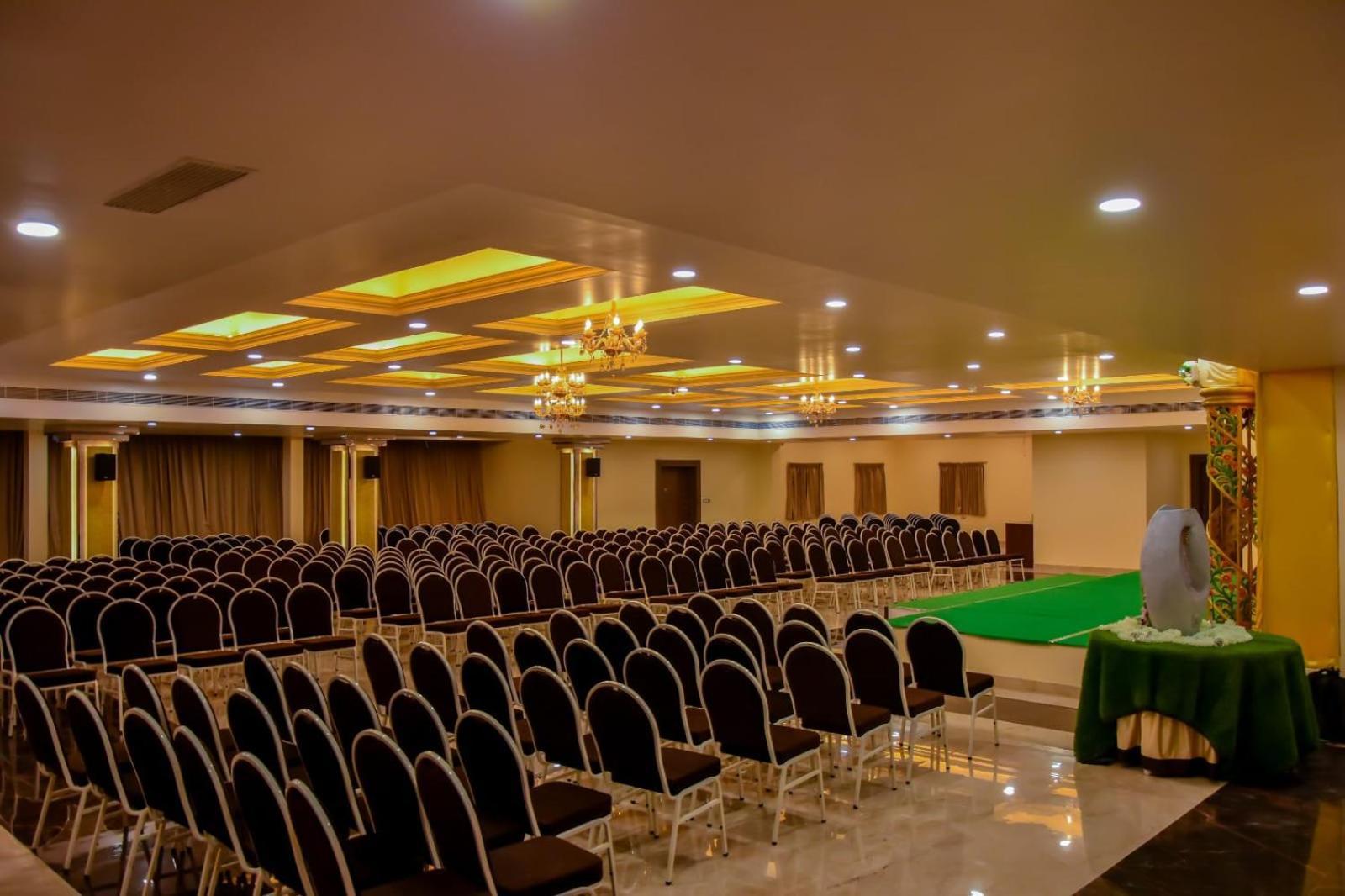 Silver Stone Park Resort, Kovilpatti מראה חיצוני תמונה