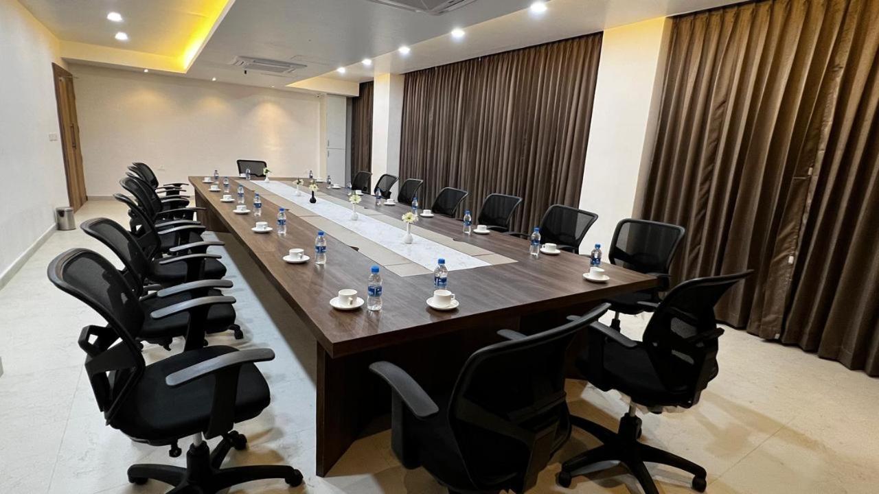 Silver Stone Park Resort, Kovilpatti מראה חיצוני תמונה